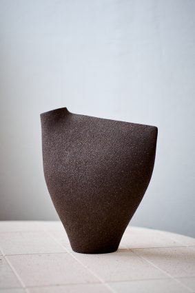 céramique brun foncée