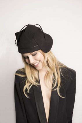 modéliste chapeau noir