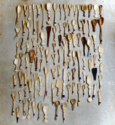 cuillères en bois sculptées